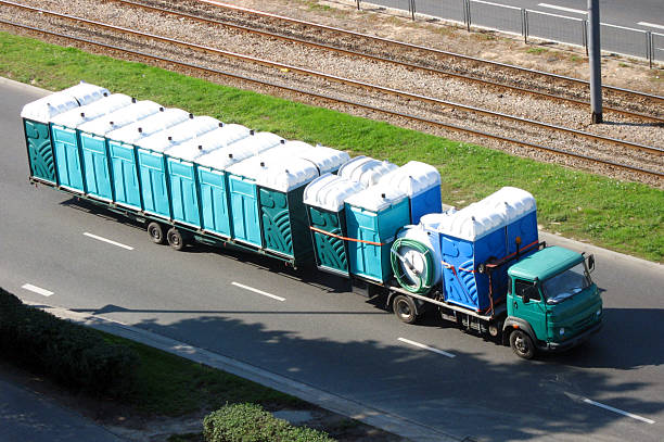 Portable Toilet Options We Offer in Pelican Bay, FL